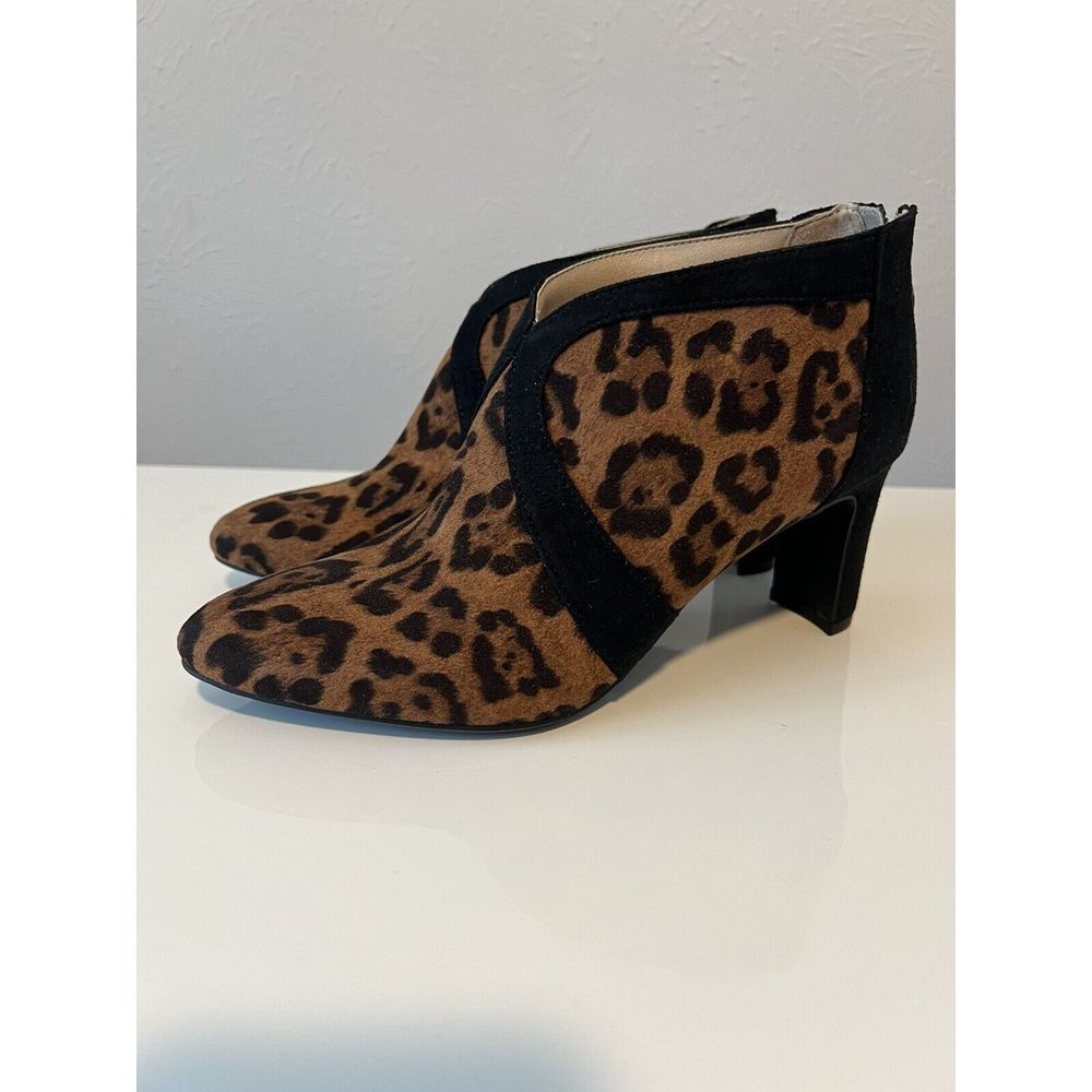 LIFESTRIDE Women's‎ Glamour Leopard Print Ankle Booties US Size 7M NWOT